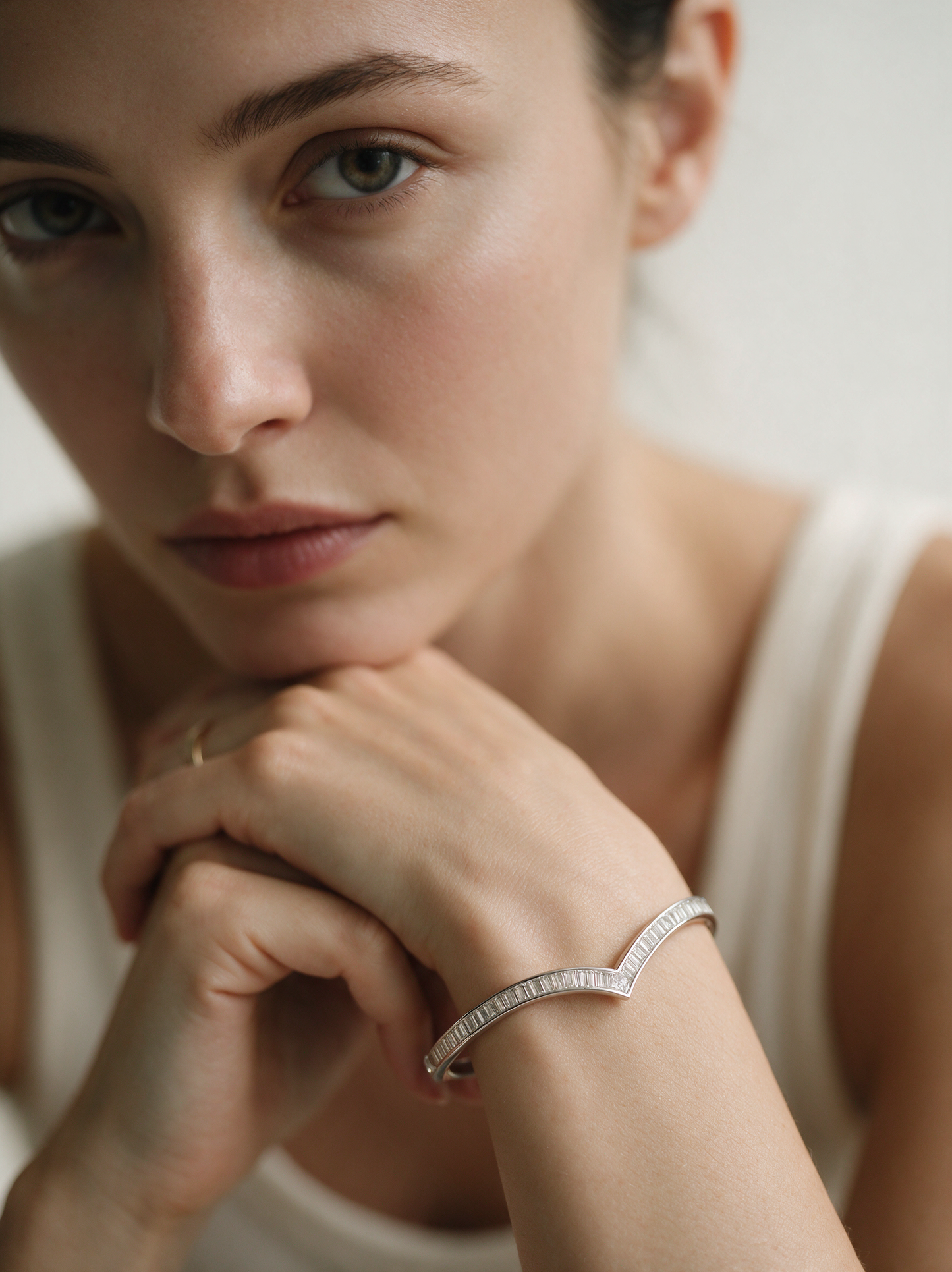 Divara Winsome Bangle, sterling silver 925 cubic zirconia bracelet