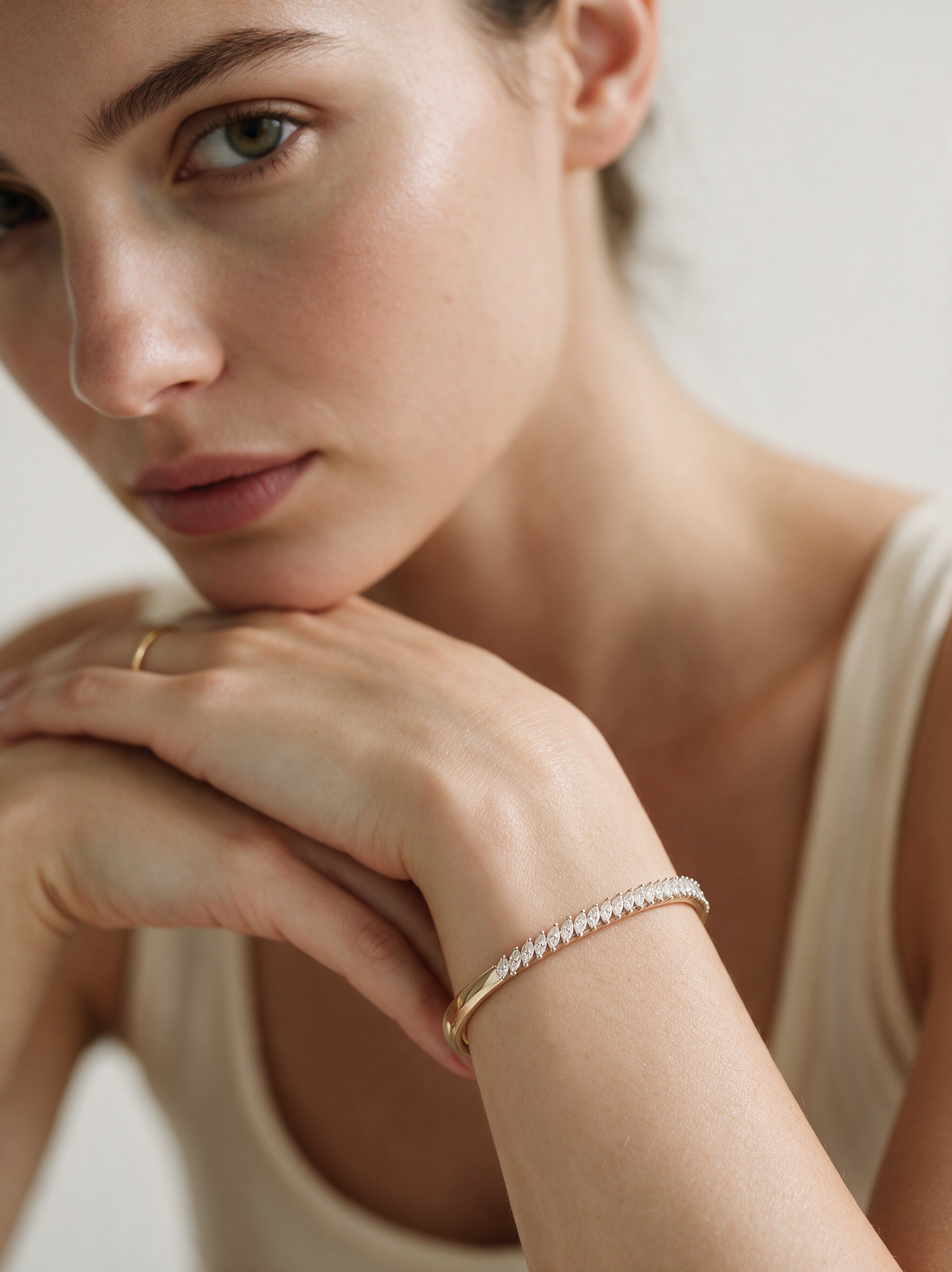 Divara Sable Bangle, sterling silver 925 cubic zirconia bracelet