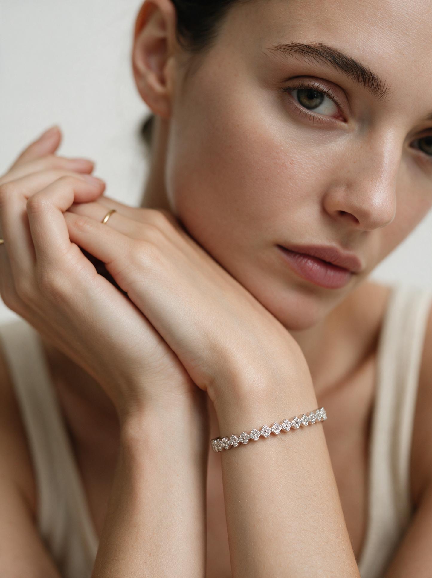 Divara Giselle Bangle, sterling silver 925 cubic zirconia bracelet