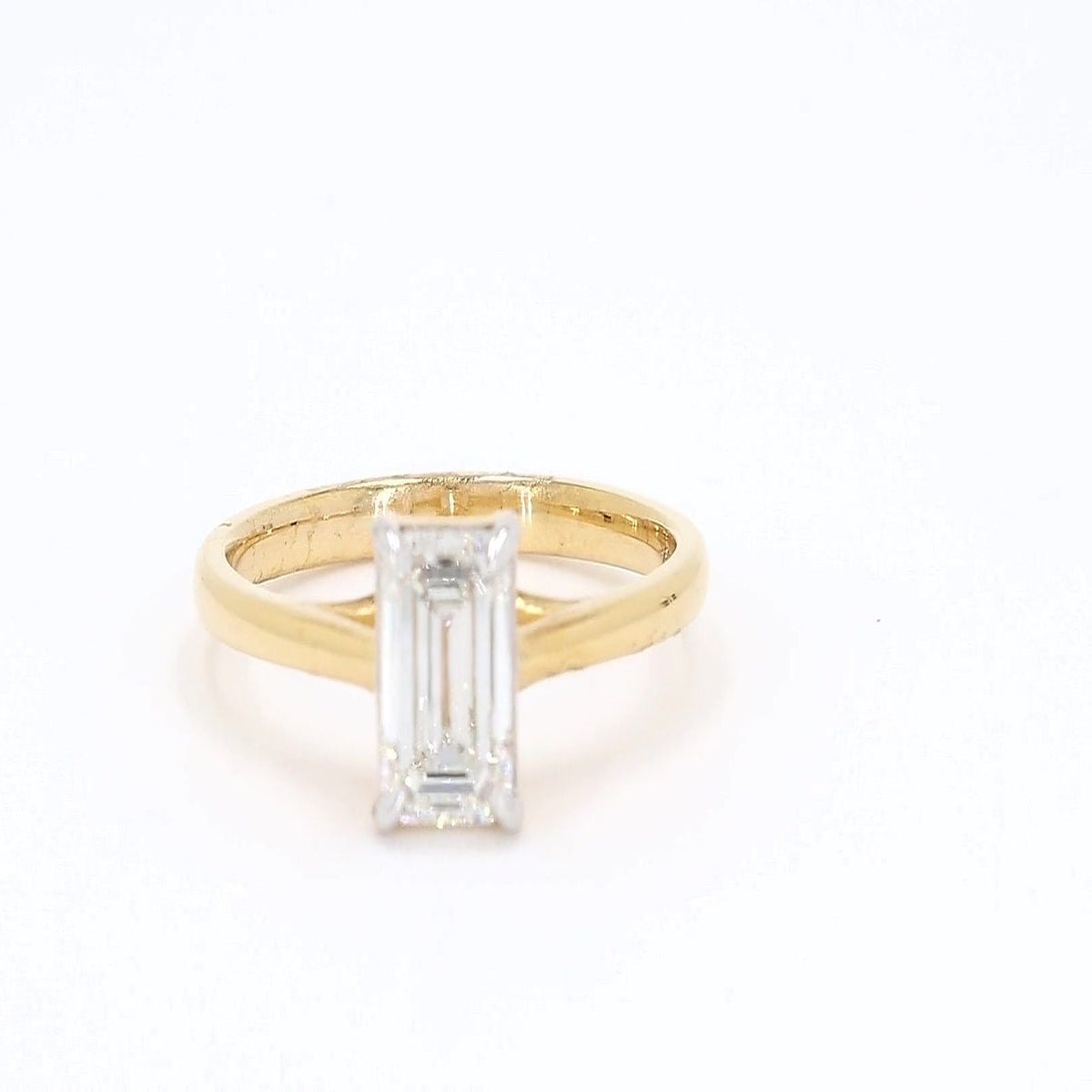 Vera 0.90-1.38ctw Emerald Lab Grown Diamond Solitaire Ring