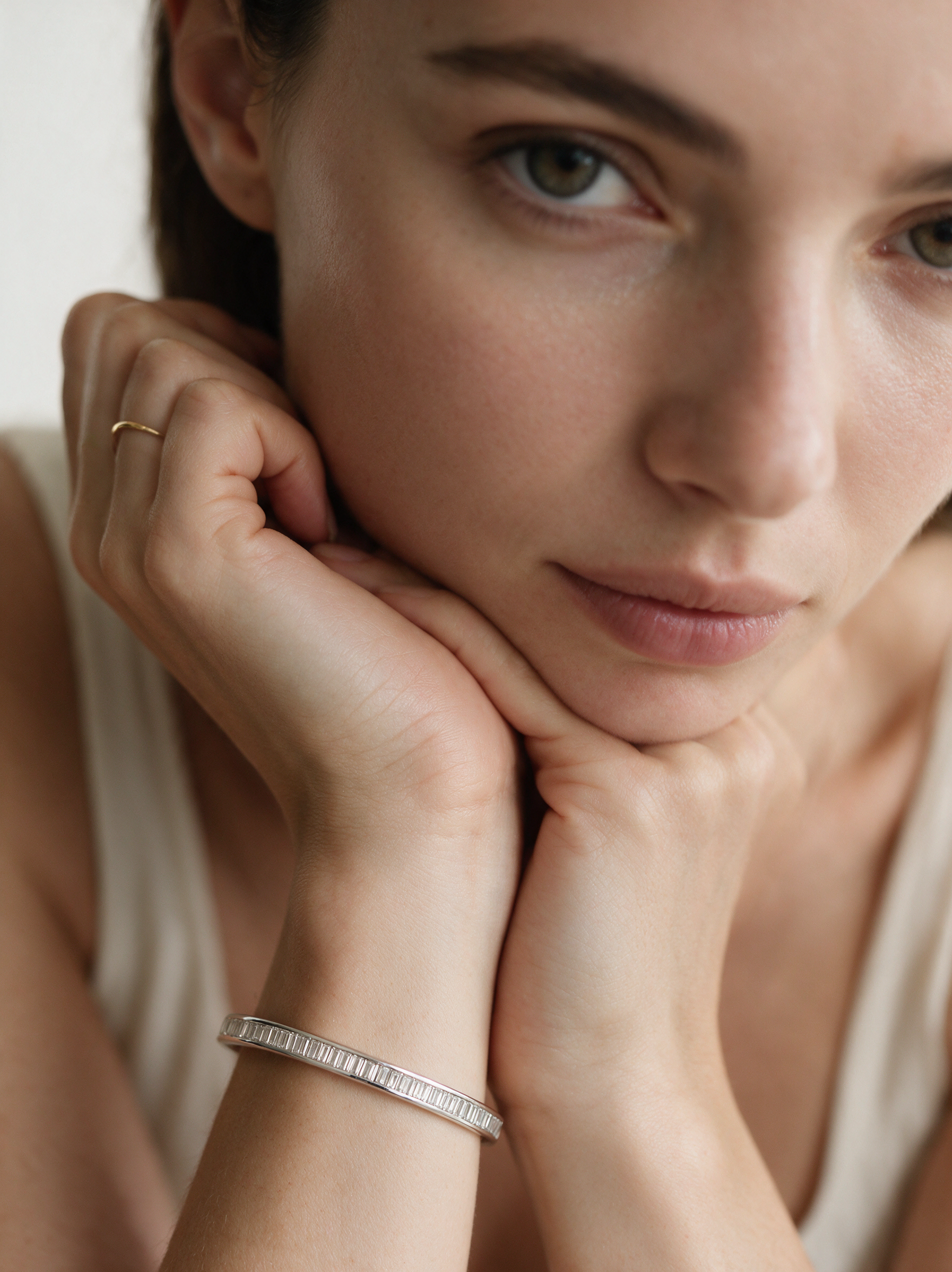 Divara Solene Bangle, sterling silver 925 cubic zirconia bracelet