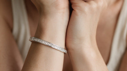 Divara Solene Bangle, sterling silver 925 cubic zirconia bracelet