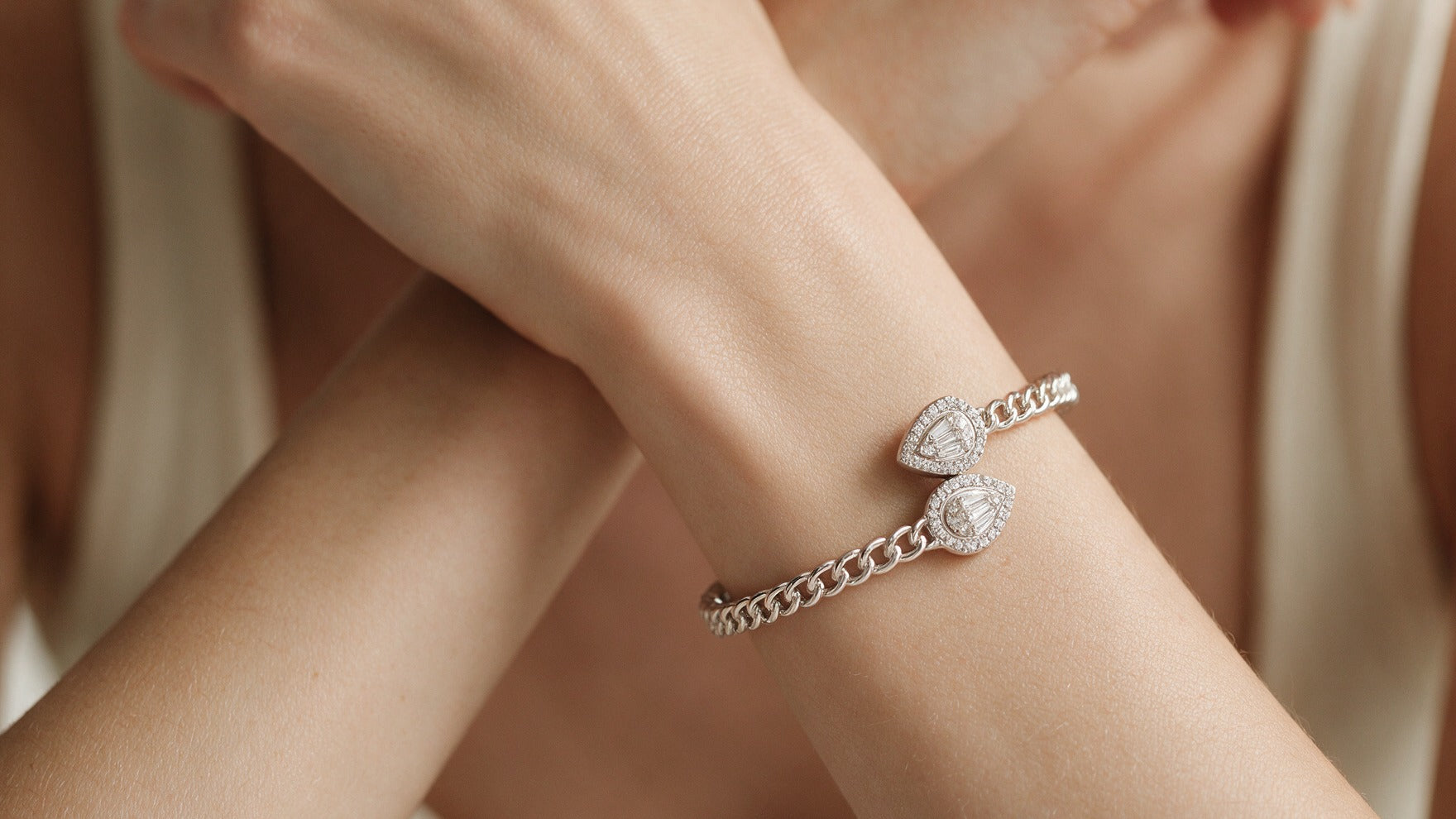 Divara Callista Bangle, sterling silver 925 cubic zirconia bracelet