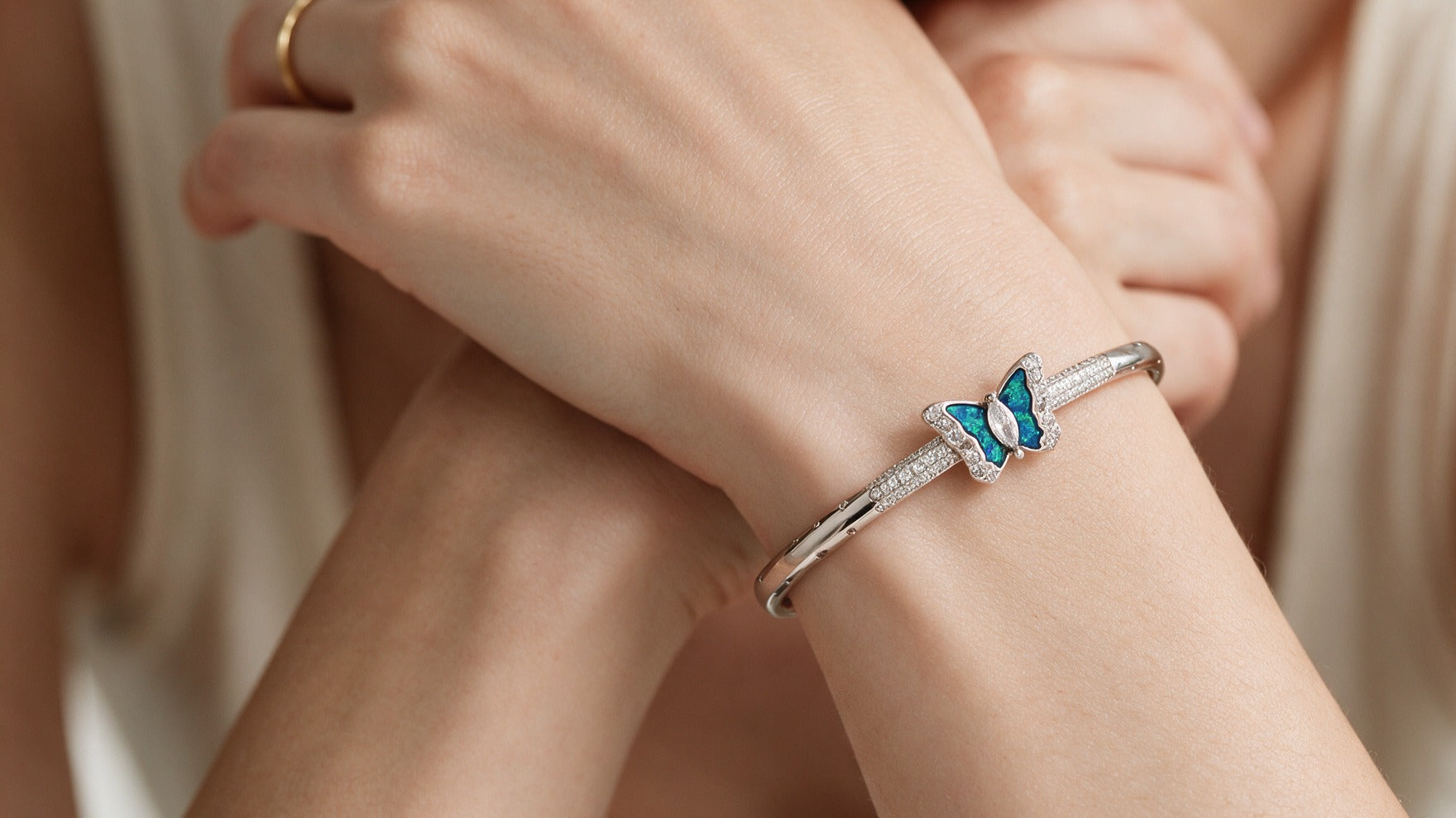 Divara Isolde Bangle, sterling silver 925 cubic zirconia bracelet