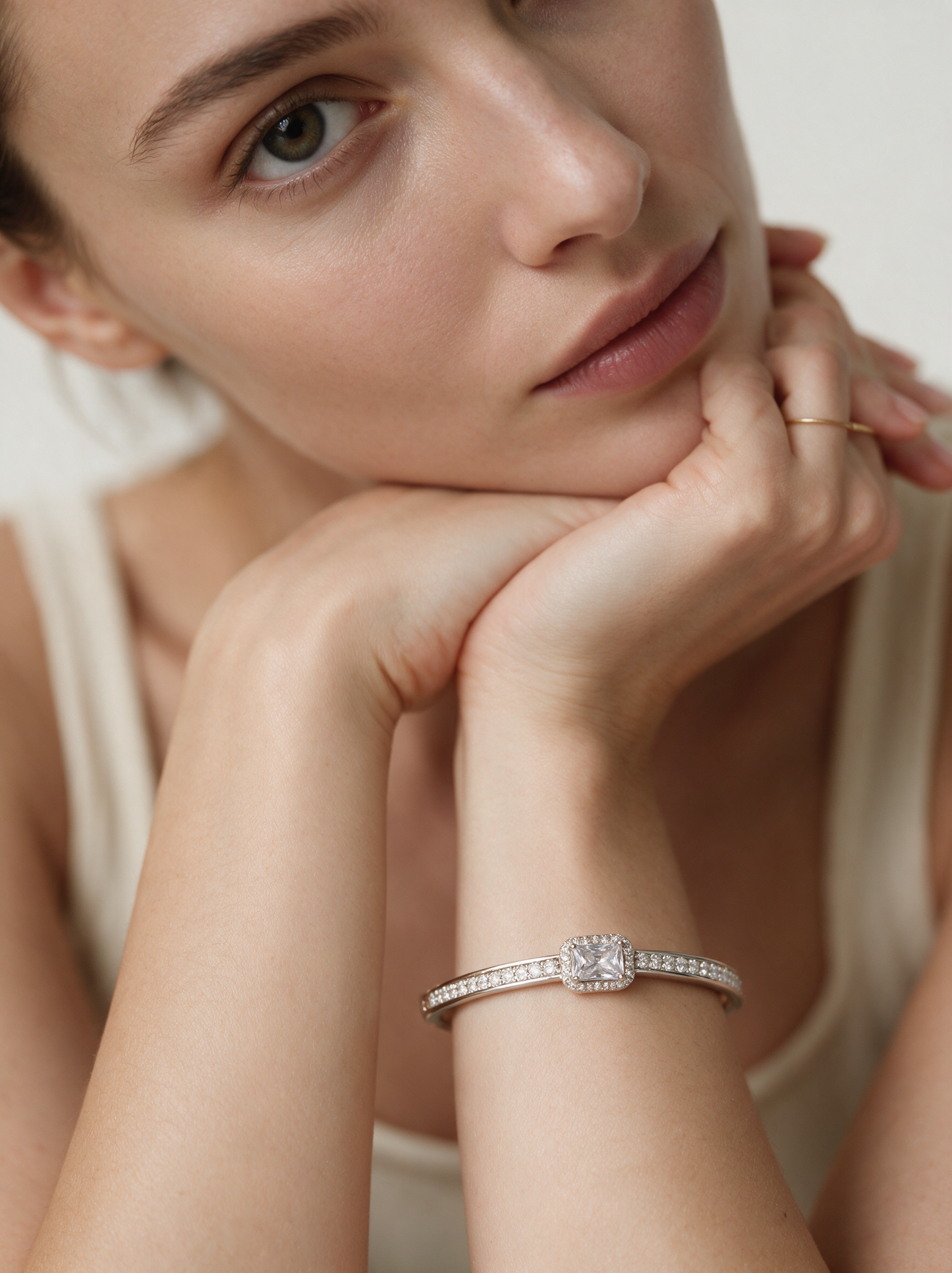 Divara Halston Bangle, sterling silver 925 cubic zirconia bracelet
