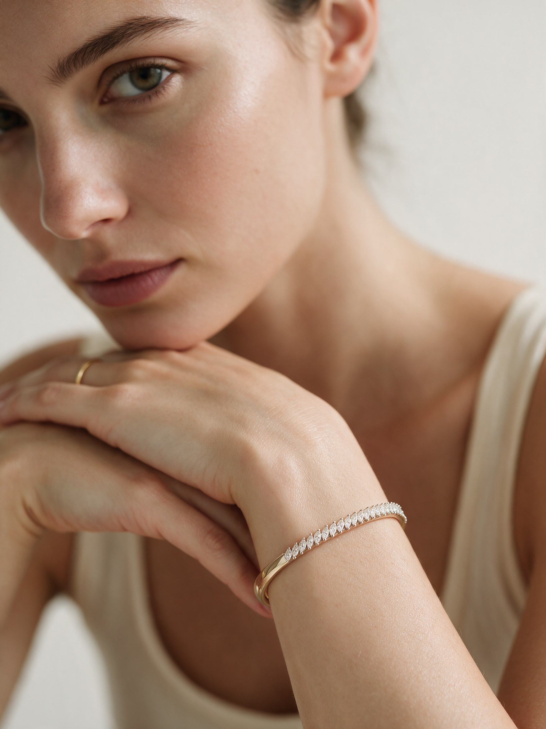 Divara Sable Bangle, sterling silver 925 cubic zirconia bracelet