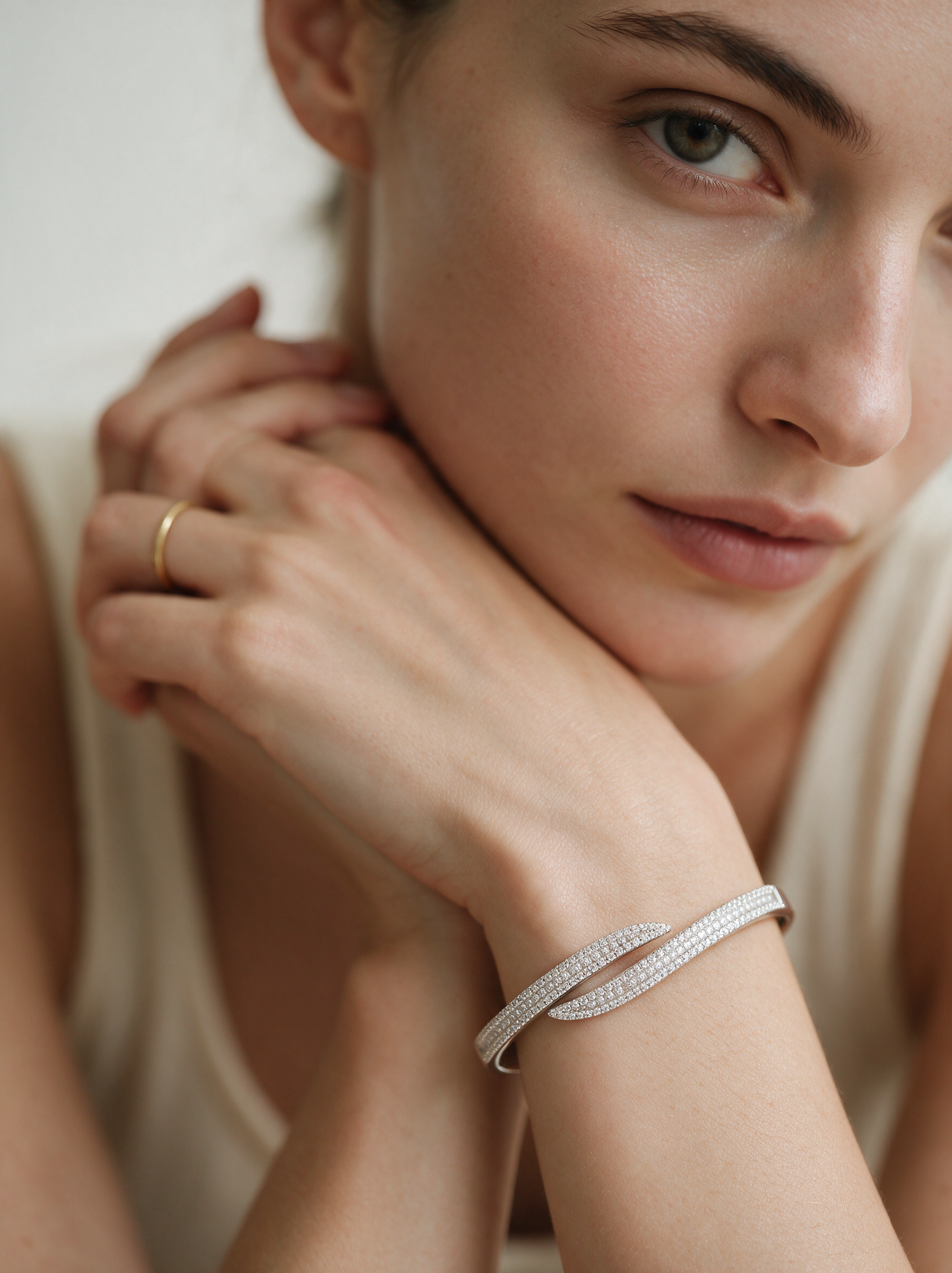 Divara Juno Bangle, sterling silver 925 cubic zirconia bracelet