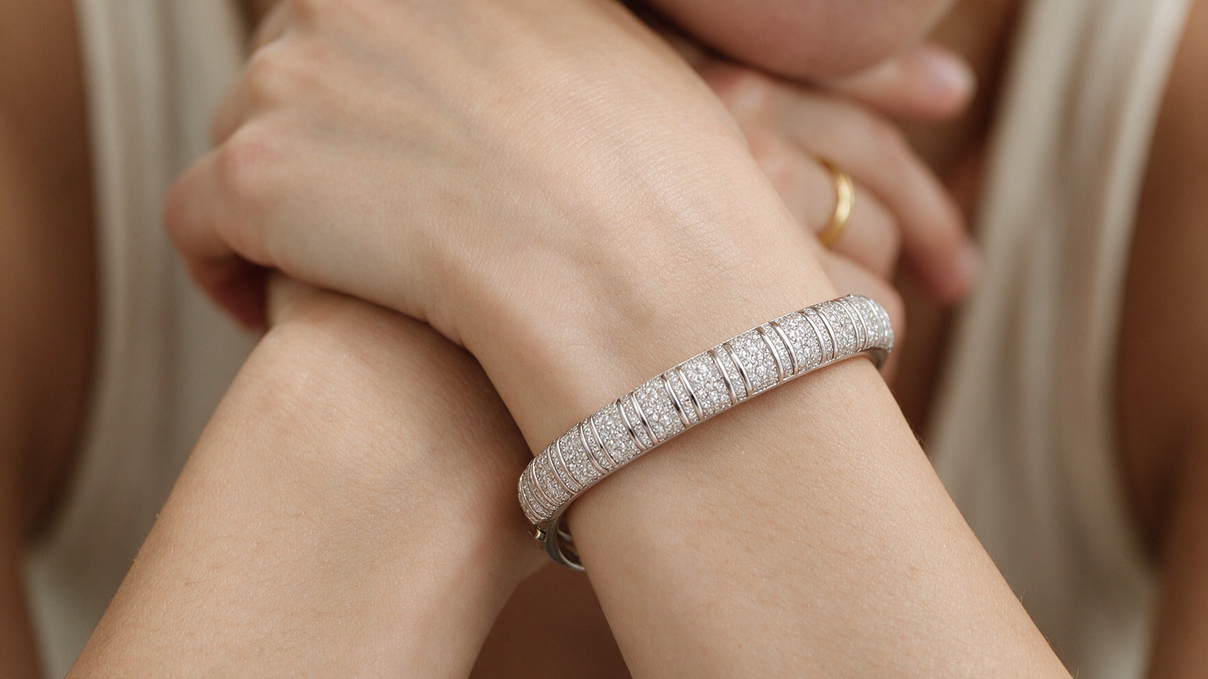 Divara Cove Bangle, sterling silver 925 cubic zirconia bracelet