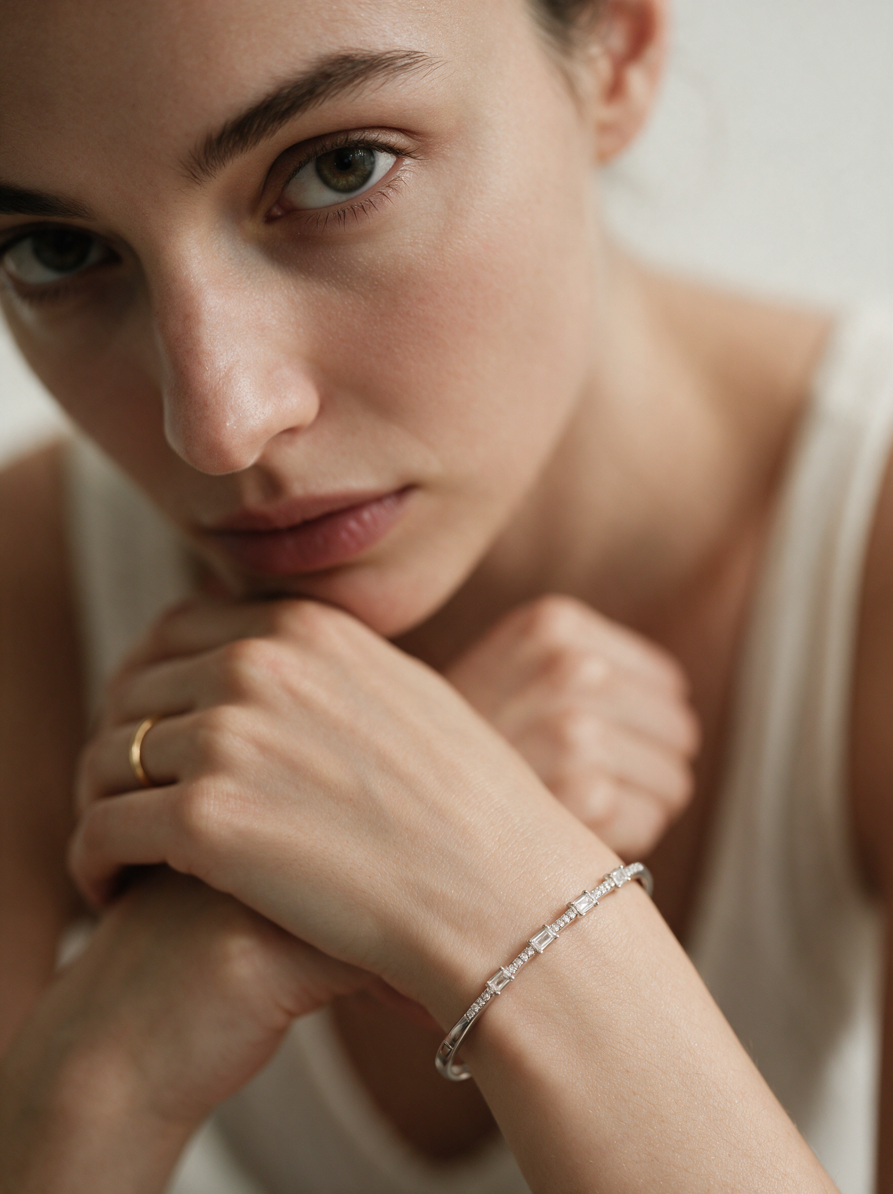 Divara Odette Bangle, sterling silver 925 cubic zirconia bracelet