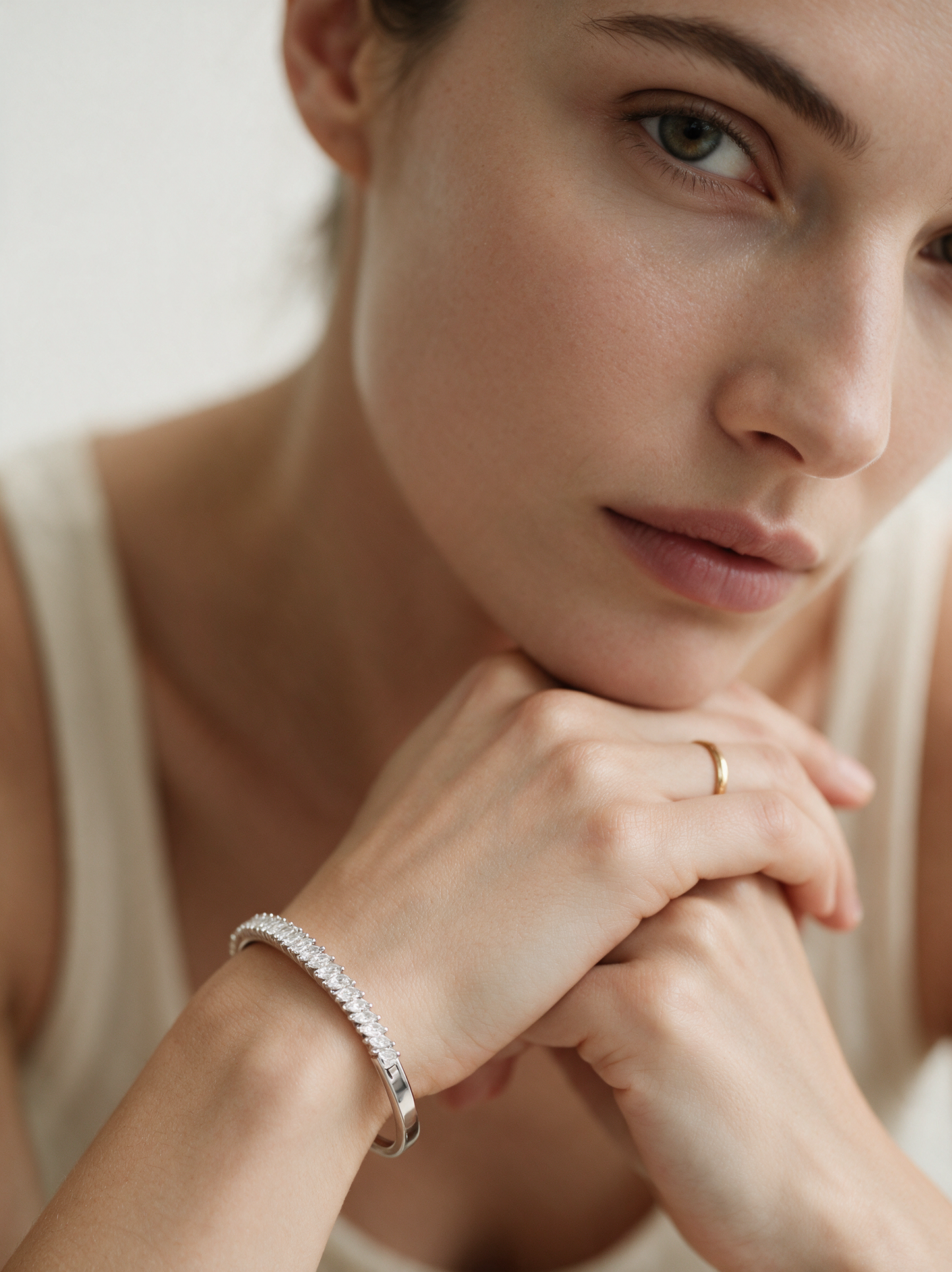 Divara Beatrix Bangle, sterling silver 925 cubic zirconia bracelet