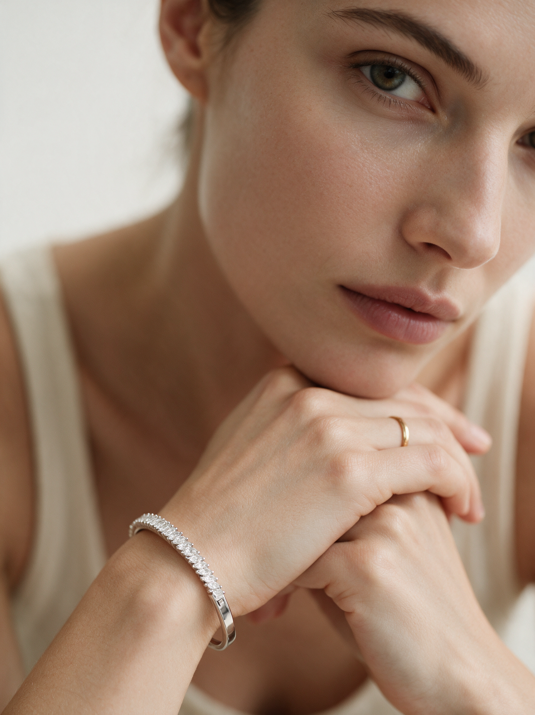 Divara Beatrix Bangle, sterling silver 925 cubic zirconia bracelet