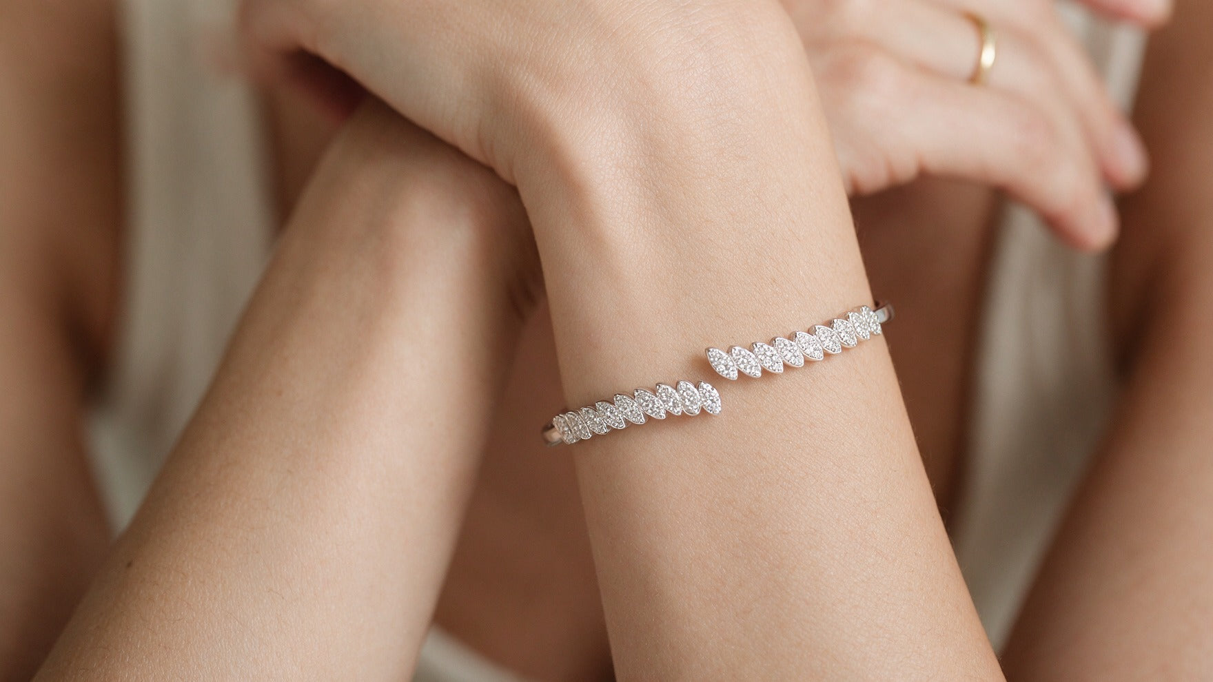 Divara Celestine Bangle, sterling silver 925 cubic zirconia bracelet