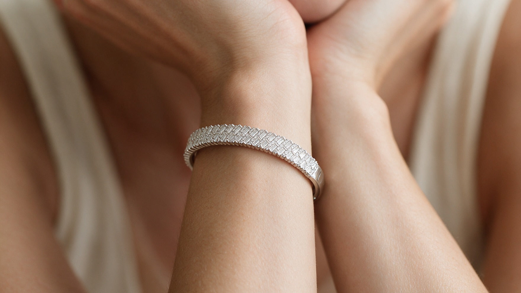 Divara Liora Bangle, sterling silver 925 cubic zirconia bracelet