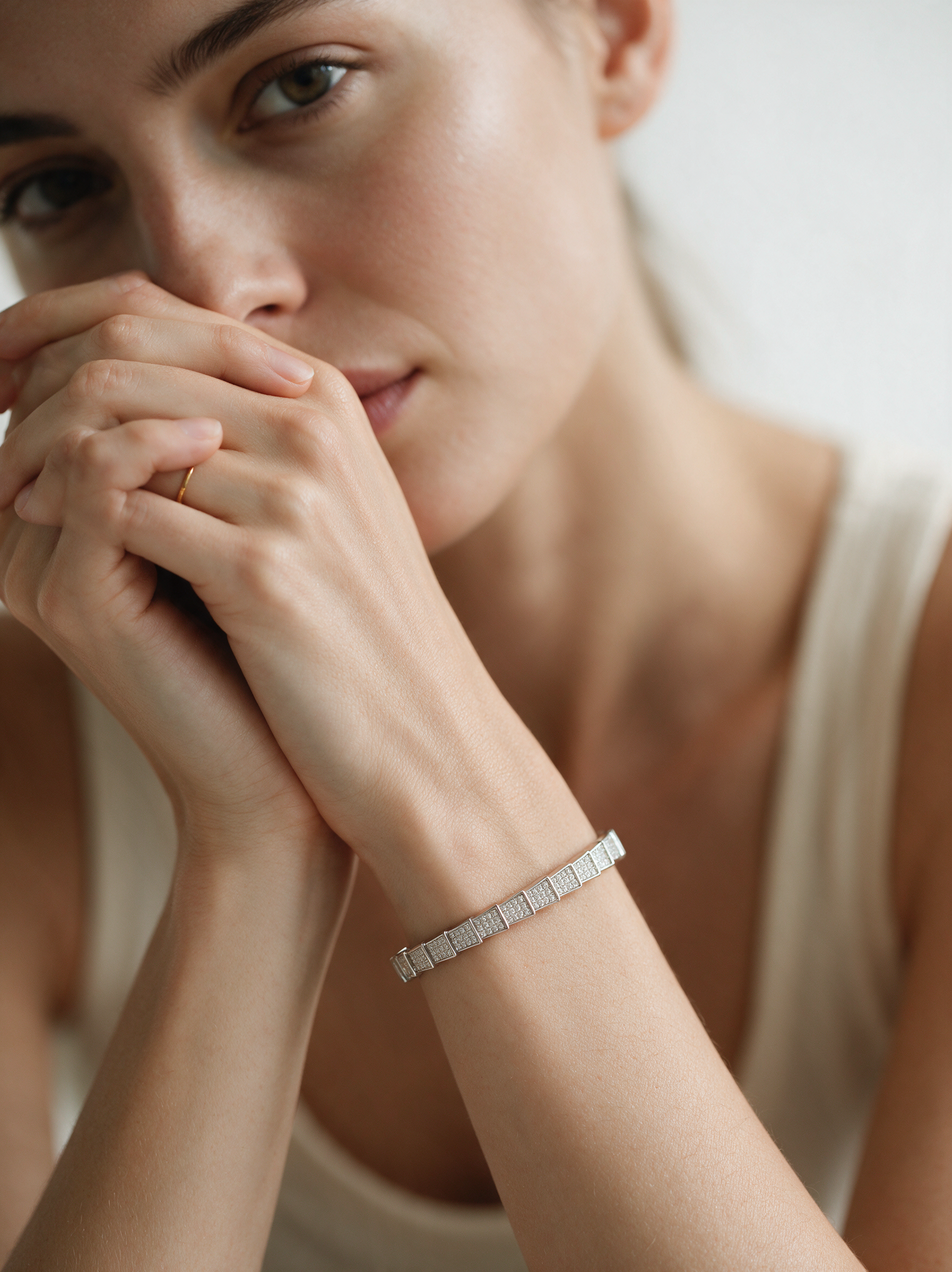 Divara Marguerite Bangle, sterling silver 925 cubic zirconia bracelet