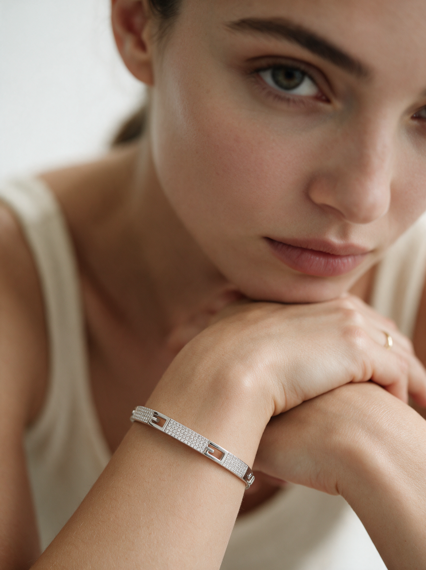 Divara Sylvie Bangle, sterling silver 925 cubic zirconia bracelet