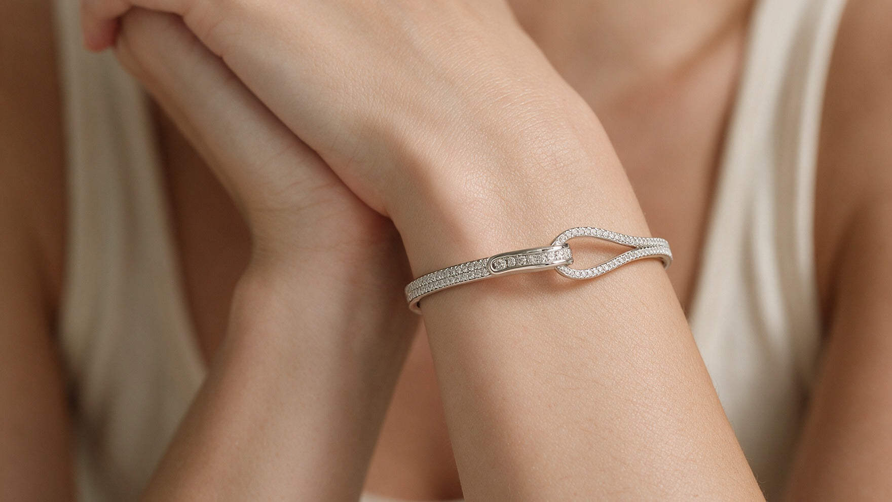 Divara Aurelie Bangle, sterling silver 925 cubic zirconia bracelet