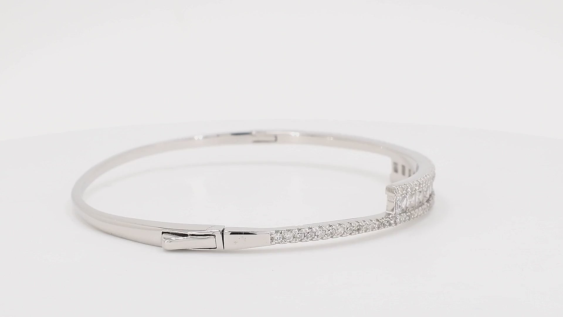 Divara Valentina Bangle sterling silver 925 cubic zirconia bracelet, 360 degree video