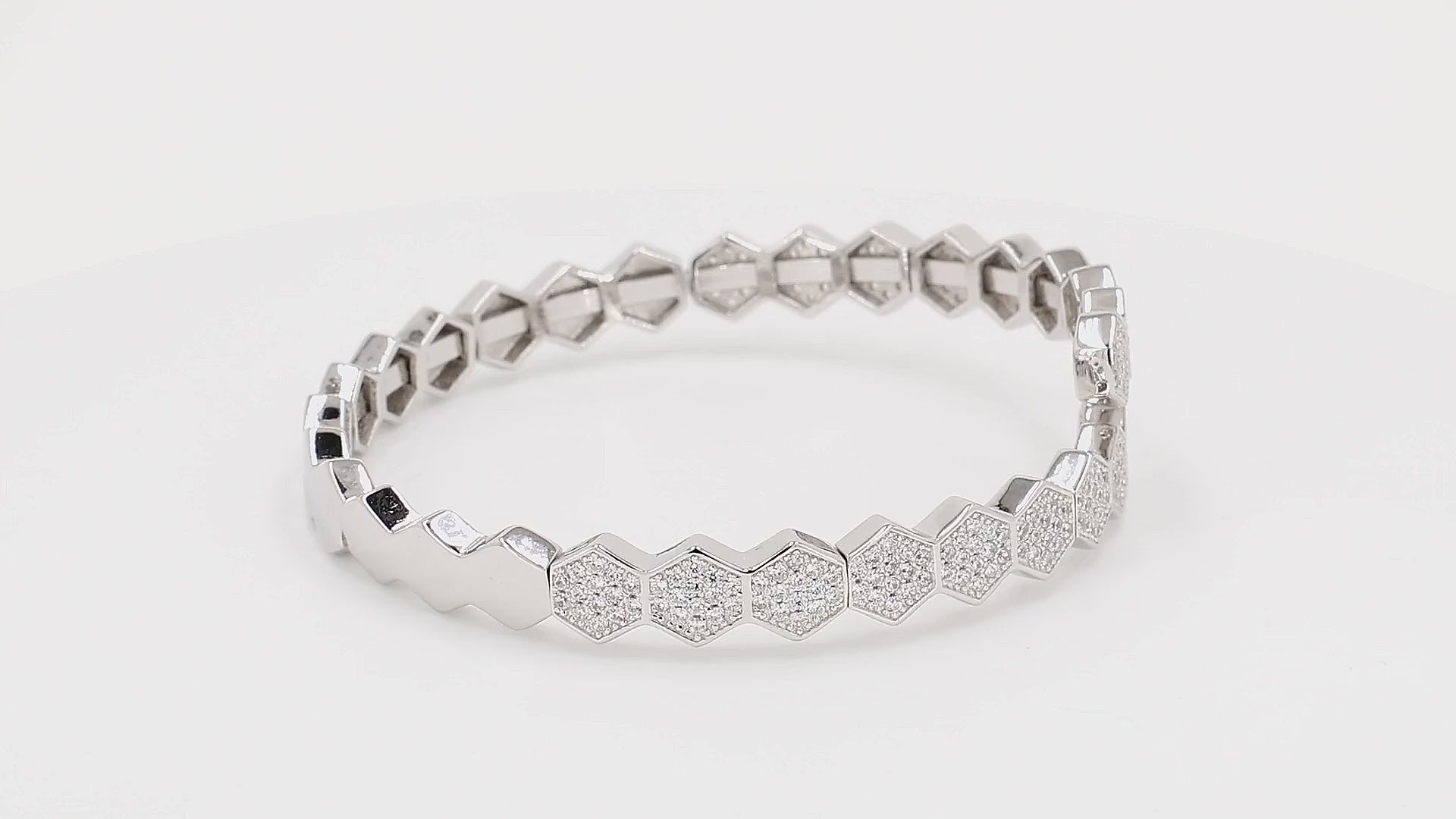 Divara Faye Bangle sterling silver 925 cubic zirconia bracelet, 360 degree video