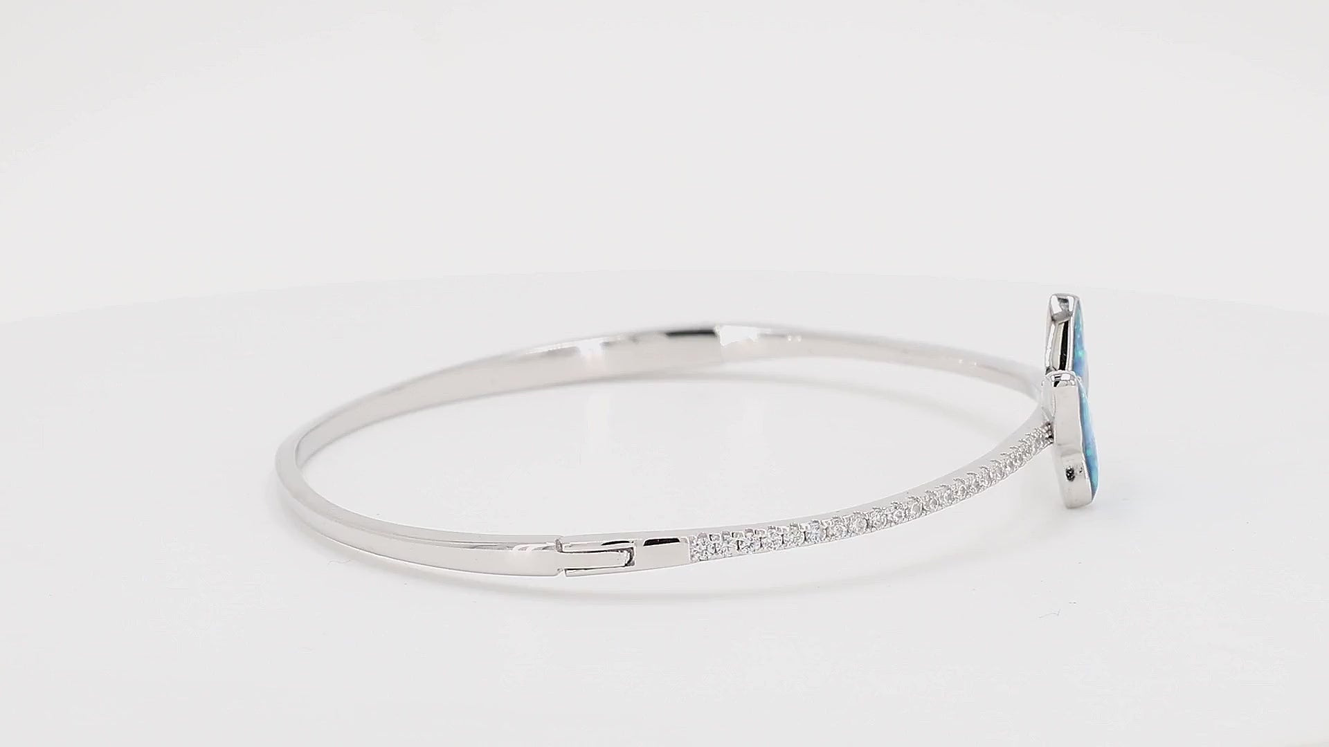 Divara Linnea Bangle sterling silver 925 cubic zirconia bracelet, 360 degree video