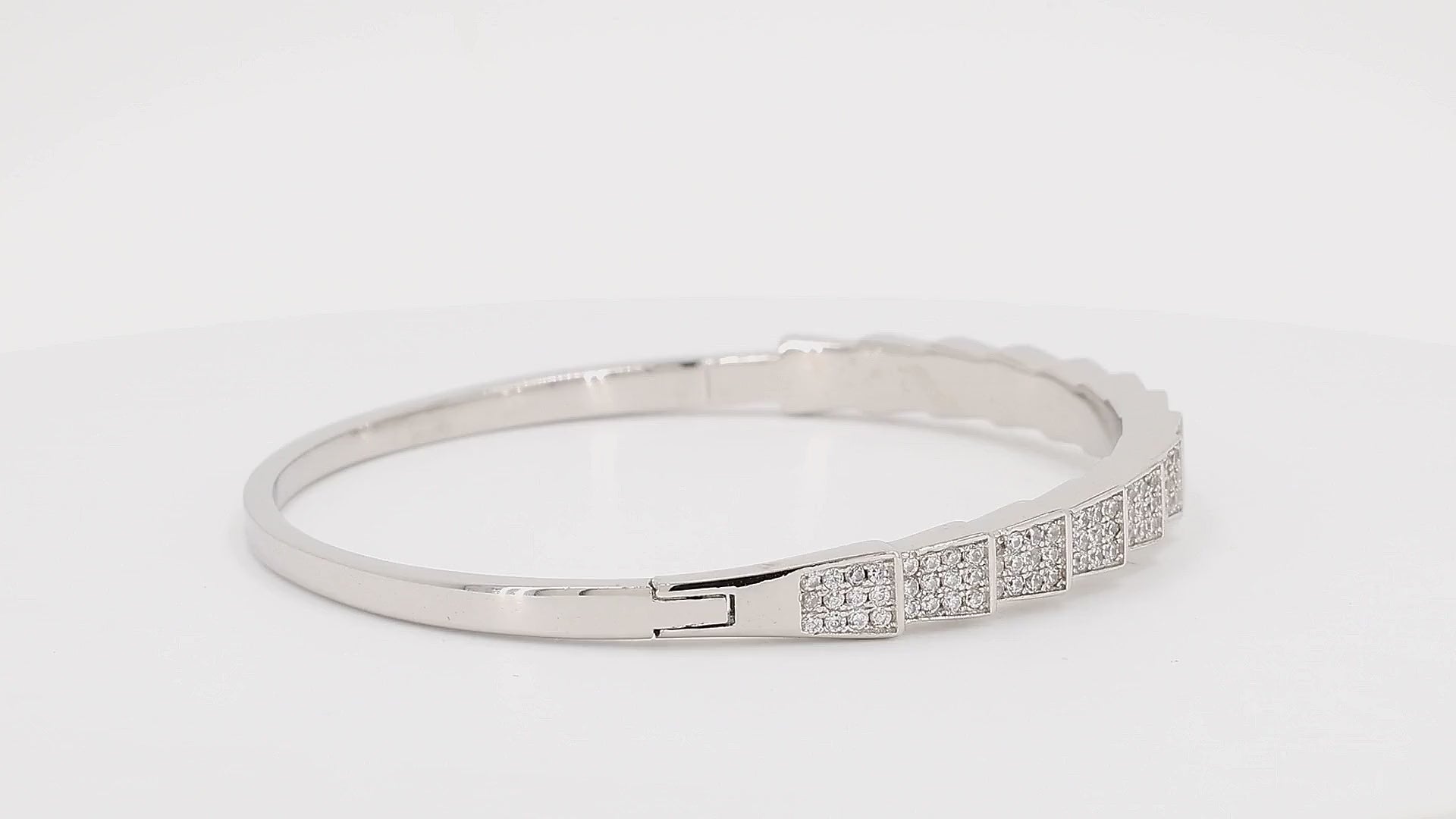 Divara Marguerite Bangle sterling silver 925 cubic zirconia bracelet, 360 degree video