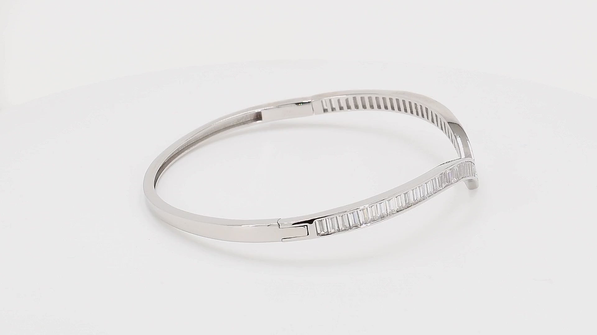 Divara Winsome Bangle sterling silver 925 cubic zirconia bracelet, 360 degree video