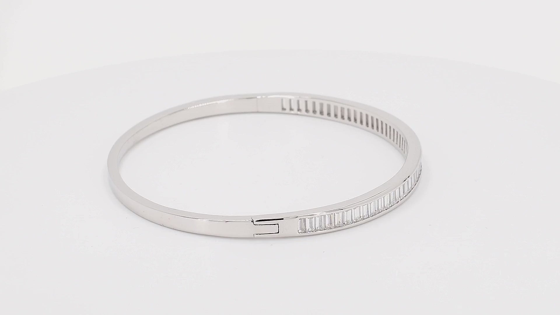 Divara Solene Bangle sterling silver 925 cubic zirconia bracelet, 360 degree video